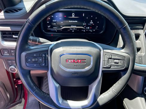 Used 2024 GMC Yukon SLT w/ SLT Luxury Package AWD/4WD image 31