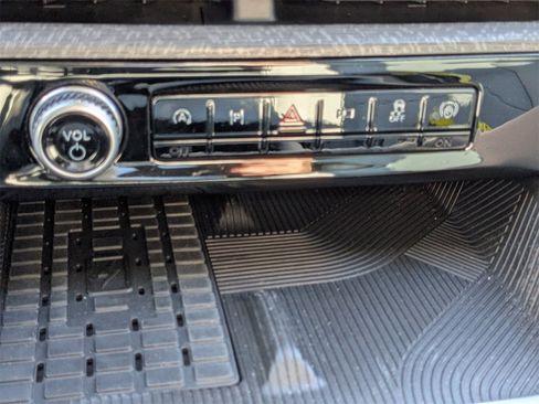 Used 2025 Ford Explorer Platinum w/ Ultimate Package image 26