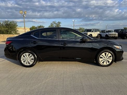 Used 2023 Nissan Sentra S FWD image 4