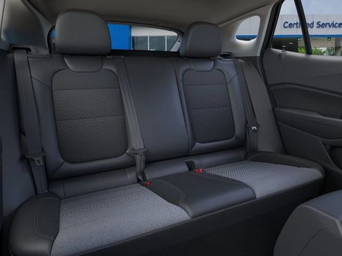 New 2026 Chevrolet Trax LT w/ Sunroof Package FWD image 17