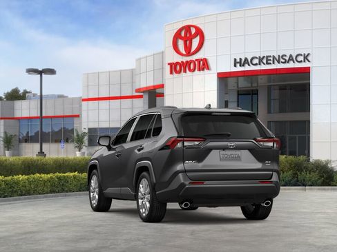 Used 2025 Toyota RAV4 XLE Premium image 7