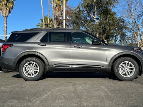New 2026 Ford Explorer Active image 4