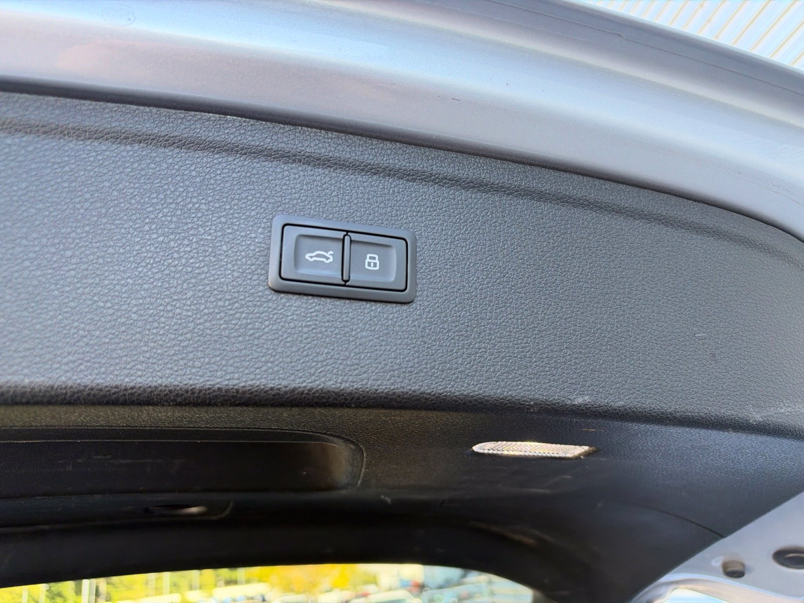 Used 2024 Audi Q5 e Premium Plus w/ Premium Plus Package AWD/4WD image 33