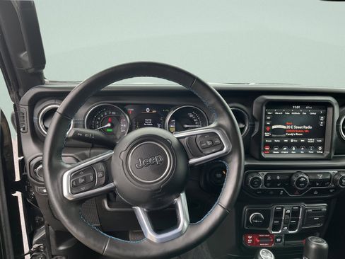 Used 2023 Jeep Wrangler Unlimited Rubicon 4xe w/ Cold Weather Group AWD/4WD image 18