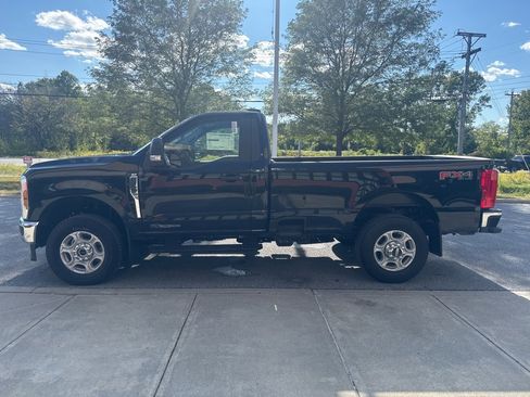 New 2025 Ford F350 XLT w/ FX4 Off-Road Package image 4