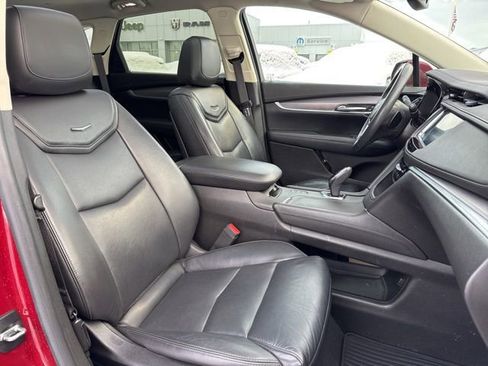 Used 2017 Cadillac XT5 Luxury w/ Driver Awareness Package image 30