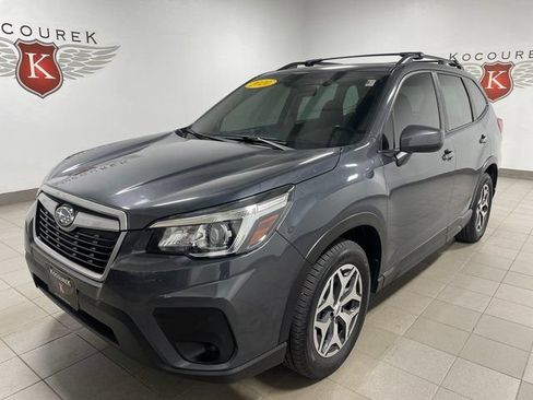 Used 2020 Subaru Forester Premium AWD/4WD image 3