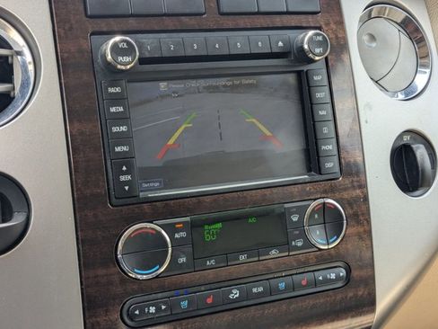 Used 2013 Ford Expedition XLT image 14