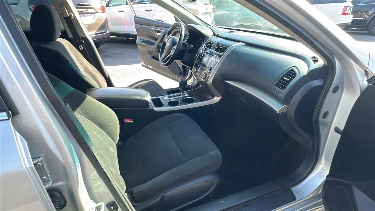 Used 2015 Nissan Altima 2.5 SV w/ Convenience Package FWD image 32