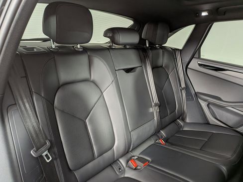 Certified 2025 Porsche Macan AWD/4WD image 23