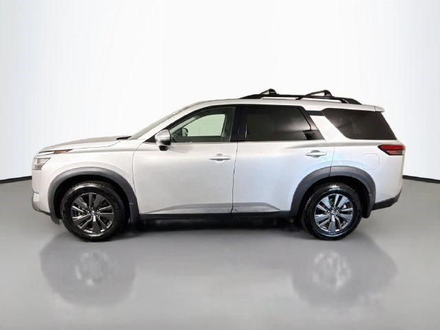 Used 2022 Nissan Pathfinder SV w/ SV Premium Package AWD/4WD image 6