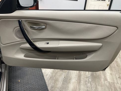 Used 2010 BMW 128i Convertible image 36