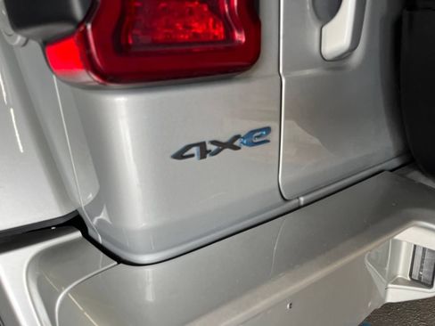 Used 2024 Jeep Wrangler High Altitude AWD/4WD image 22