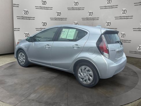 Used 2016 Toyota Prius C One FWD image 3