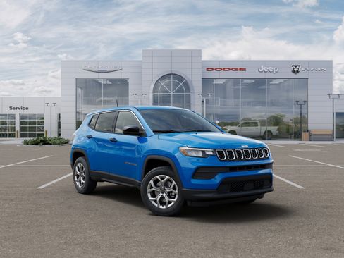 Used 2025 Jeep Compass Sport AWD/4WD image 3