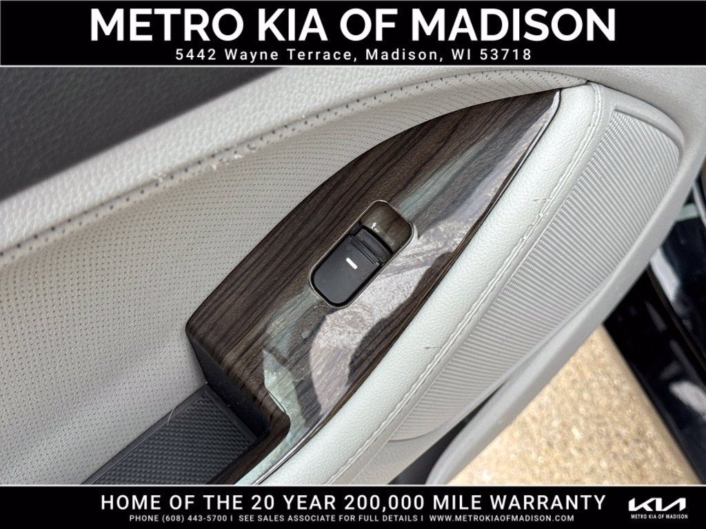 Used 2013 Kia Optima EX FWD image 28