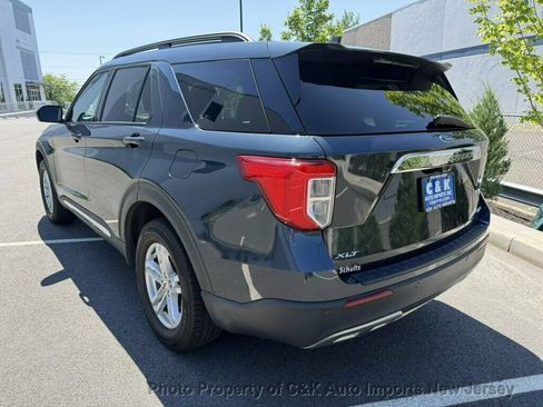 Used 2023 Ford Explorer XLT w/ Equipment Group 202A AWD/4WD image 3
