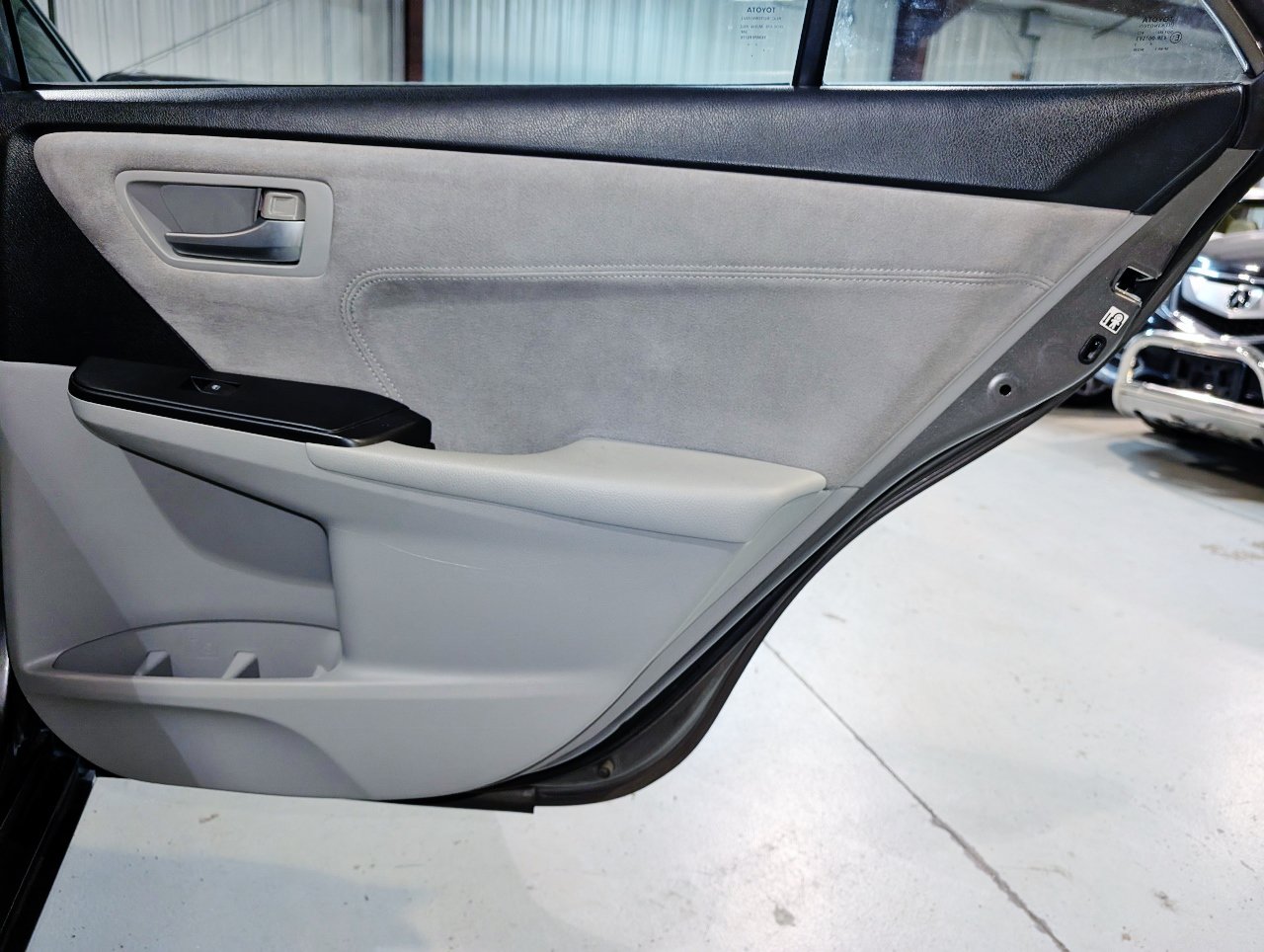 Used 2016 Toyota Camry XSE w/ Moonroof Package FWD image 24