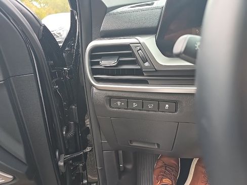 Certified 2025 Kia Telluride S image 11