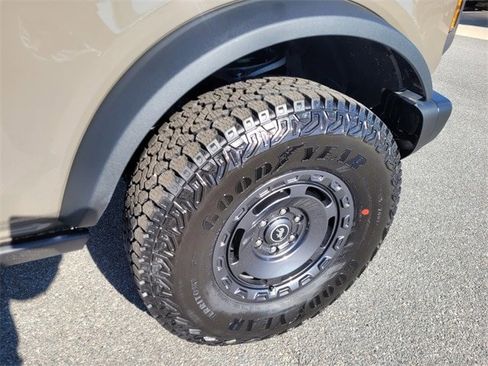 New 2025 Ford Bronco Badlands w/ Sasquatch Package image 14