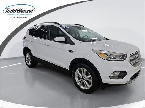 Used 2019 Ford Escape SEL image 1