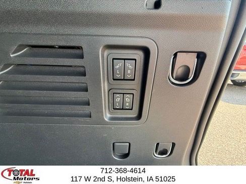 Used 2026 Chevrolet Traverse RS w/ LPO, Floor Liner Package AWD/4WD image 16