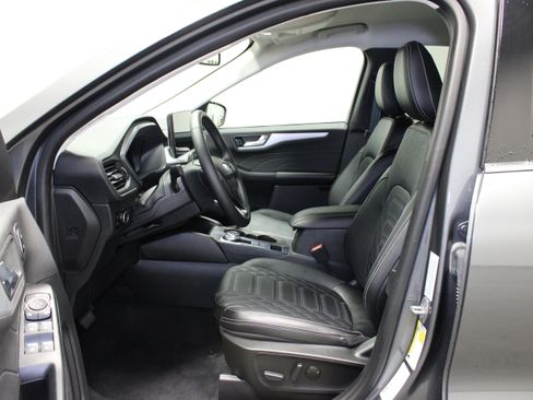 Used 2023 Ford Escape SE w/ PHEV Premium Package FWD image 17