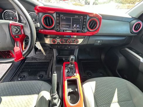 Used 2022 Toyota Tacoma SR5 image 18