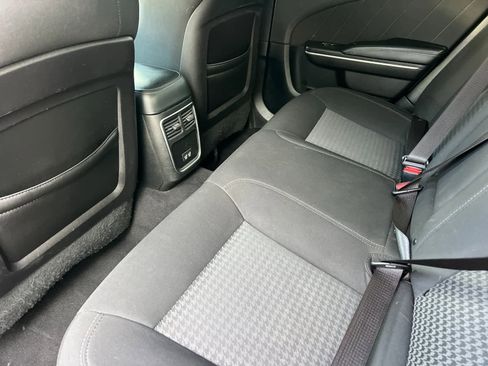 Used 2019 Dodge Charger GT image 4
