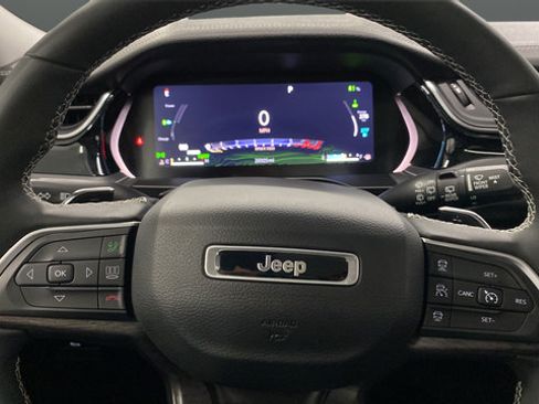 Used 2024 Jeep Grand Cherokee Limited 4xe w/ Luxury Tech Group II AWD/4WD image 15