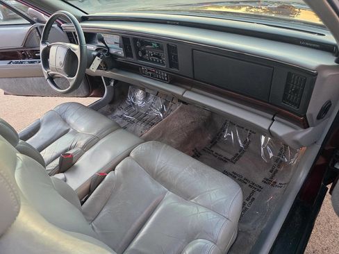 Used 1999 Buick Le Sabre Custom image 28