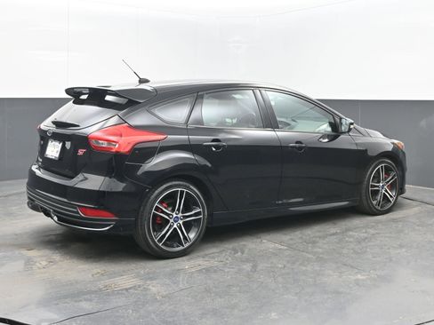 Used 2016 Ford Focus ST w/ Equipment Group 401A image 9