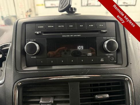 Used 2015 Dodge Grand Caravan SXT w/ Security Group FWD image 24