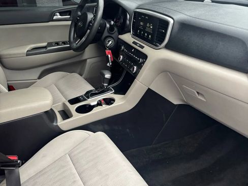 Used 2022 Kia Sportage LX image 15
