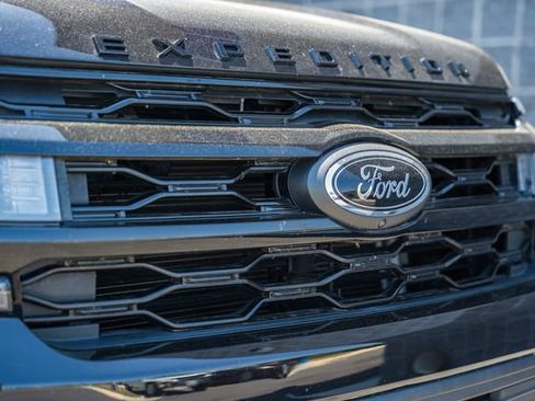 Used 2022 Ford Expedition Max Limited AWD/4WD image 18