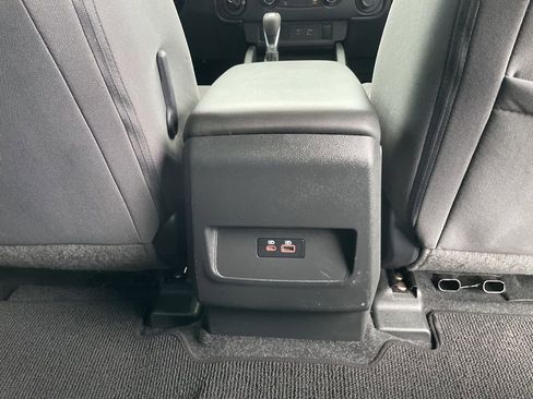 Used 2023 Nissan Frontier SV image 32