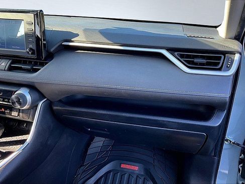 Used 2019 Toyota RAV4 XLE image 14