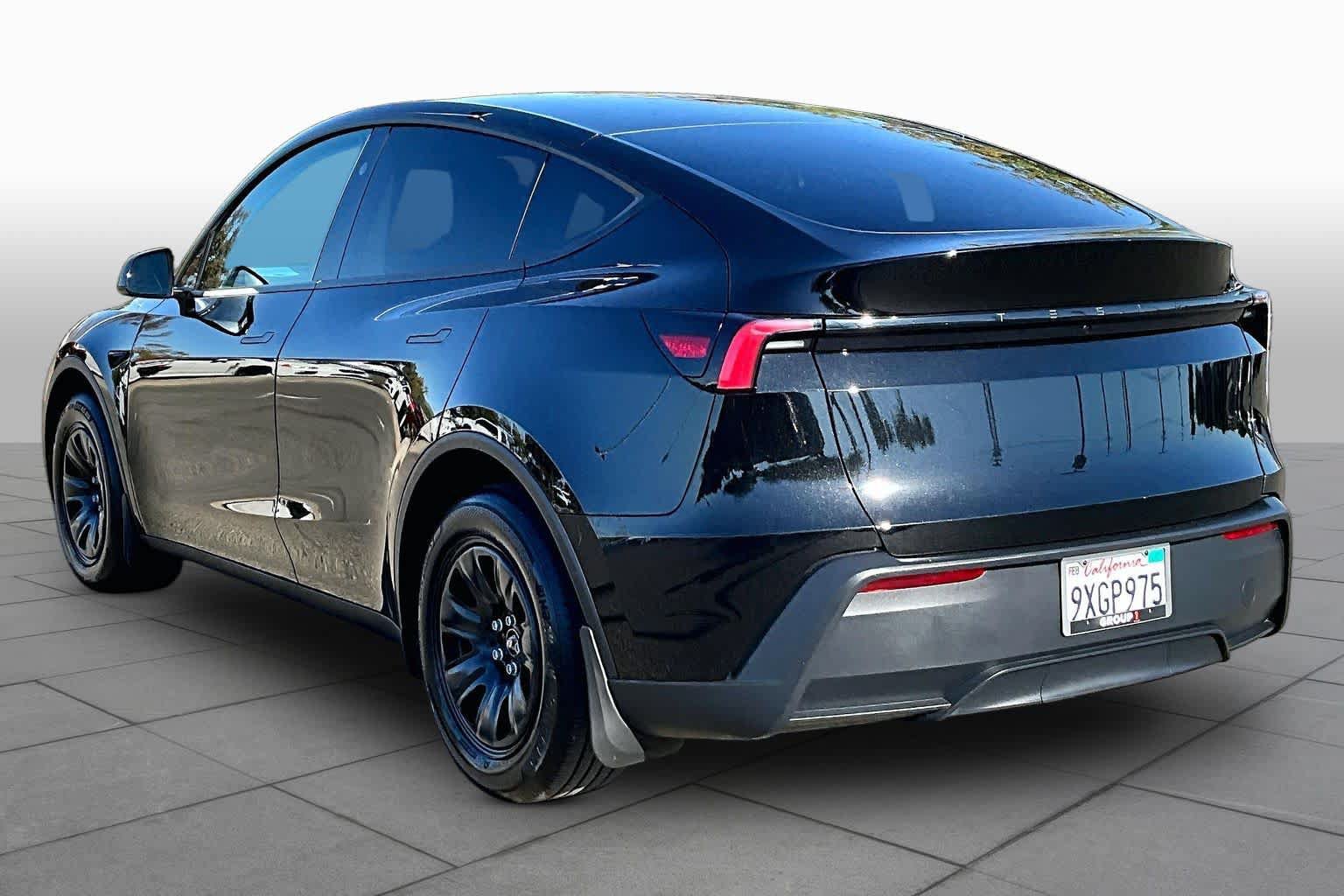 Used 2026 Tesla Model Y 2WD image 11