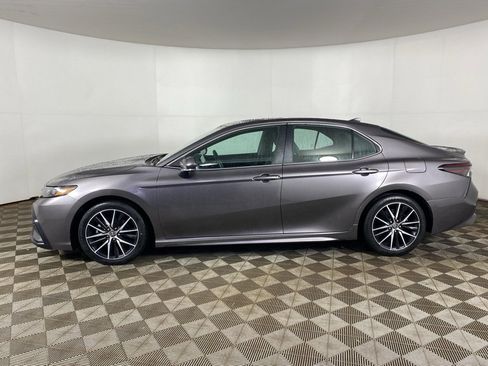 Used 2023 Toyota Camry SE image 8