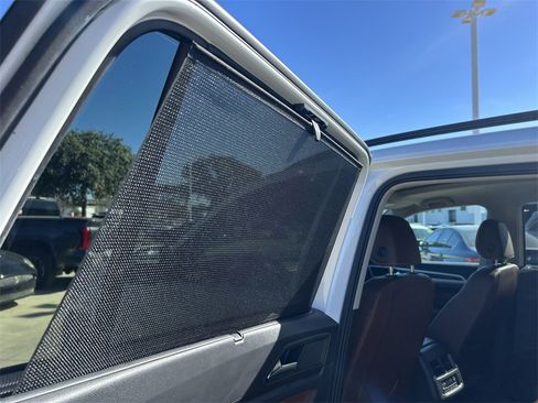 Used 2022 Volkswagen Atlas SE image 17