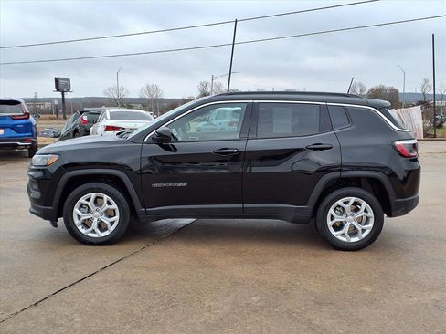 Used 2024 Jeep Compass Latitude image 18