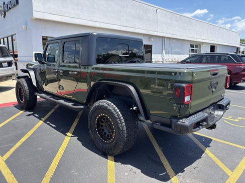 Used 2023 Jeep Gladiator Sport AWD/4WD image 7