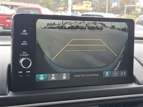 New 2025 Honda Pilot Touring image 16