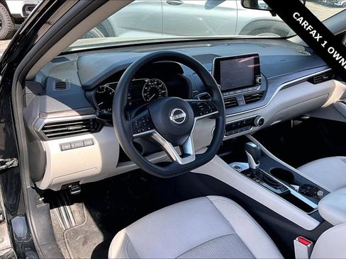 Used 2025 Nissan Altima 2.5 SV image 16