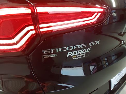 Used 2024 Buick Encore GX Sport Touring w/ Experience Buick Package image 32