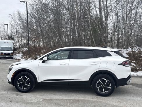 Used 2023 Kia Sportage LX image 8