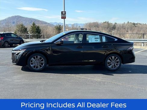 New 2026 Nissan Sentra SL w/ Floor Mat Package FWD image 5