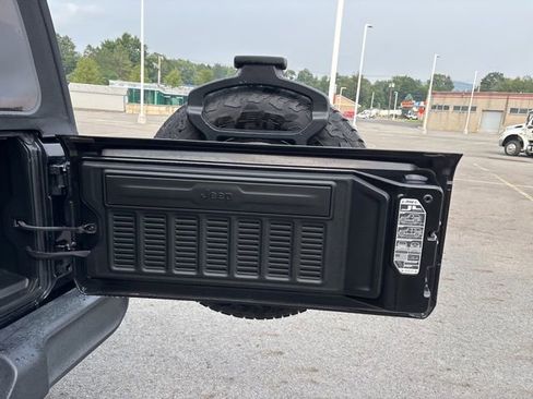 Used 2021 Jeep Wrangler Unlimited Sport image 19