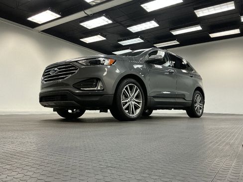 Used 2022 Ford Edge Titanium AWD/4WD image 2