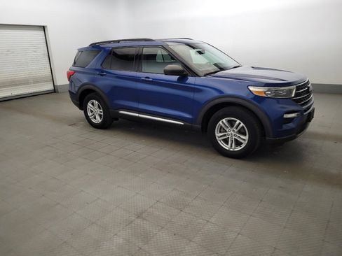 Used 2020 Ford Explorer XLT w/ Equipment Group 202A AWD/4WD image 11